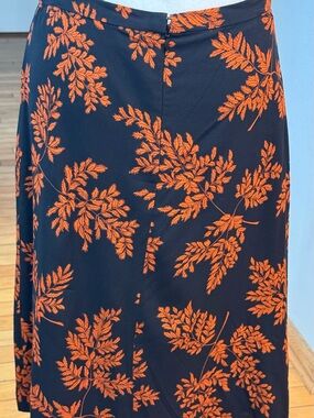 Dolce & Gabbana silk skirt !! Like New!